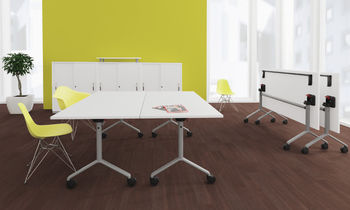 Büromöbel Schreibtisch, Konferenzraum von Geramöbel.